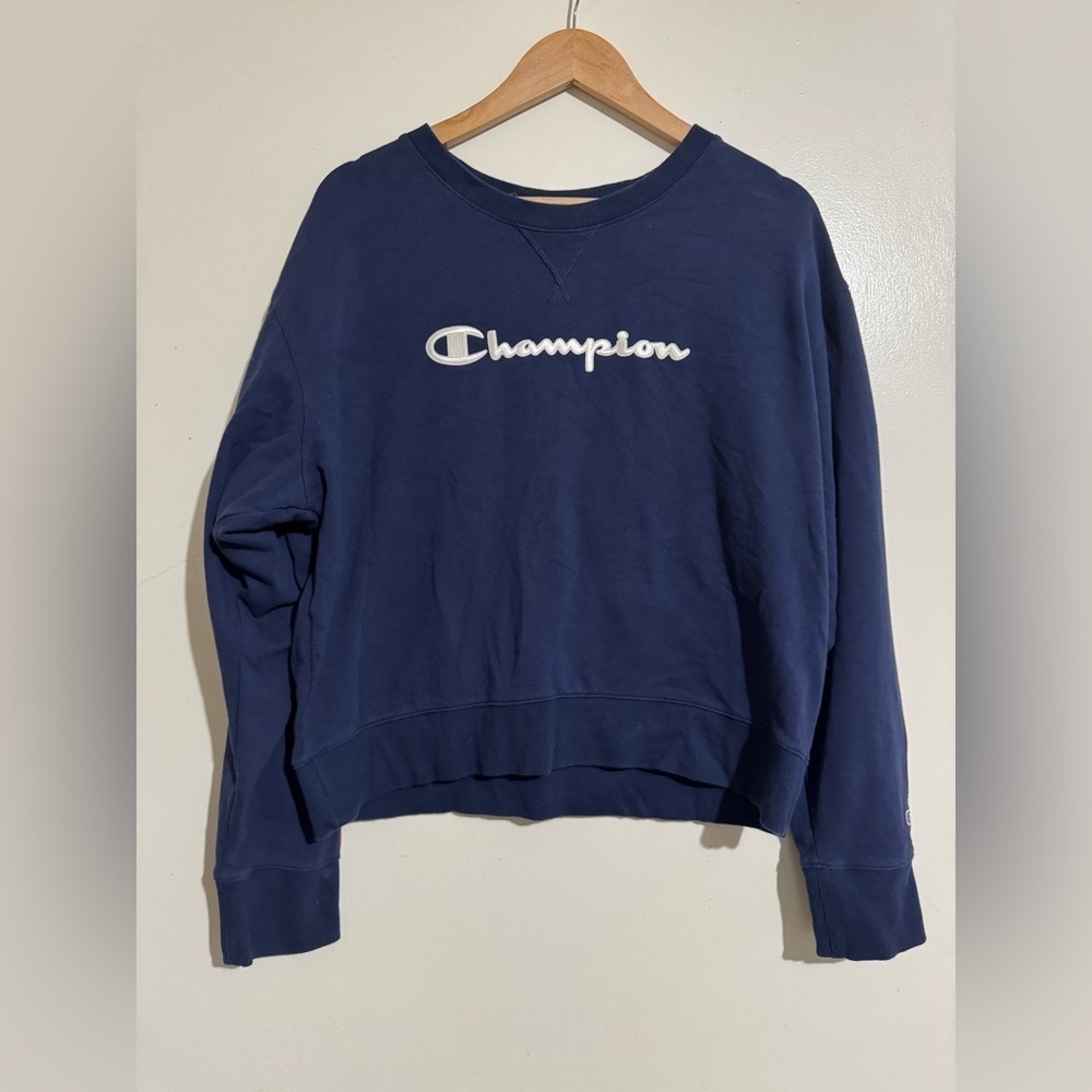 Champion Heritage Crew sweatshirt Dark Blue Crewneck with Red and White Accents - Picture 2 of 7